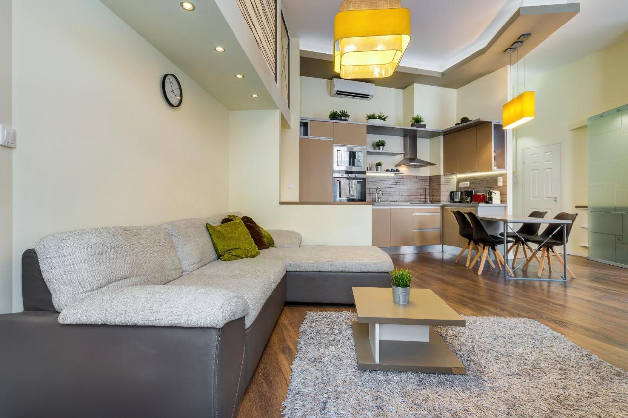Apartment Spacious & Stylish In Downtown *
