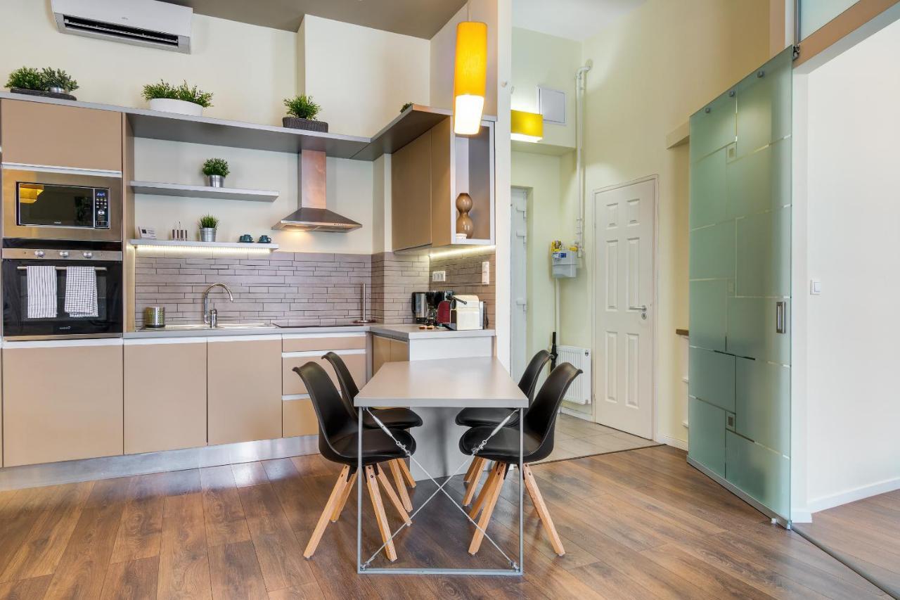 Apartment Spacious & Stylish In Downtown Budapest