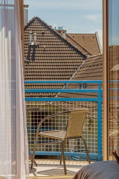 Roomy 80sqm At Center Free Parking Space, Ac & Balcony * Budapest
