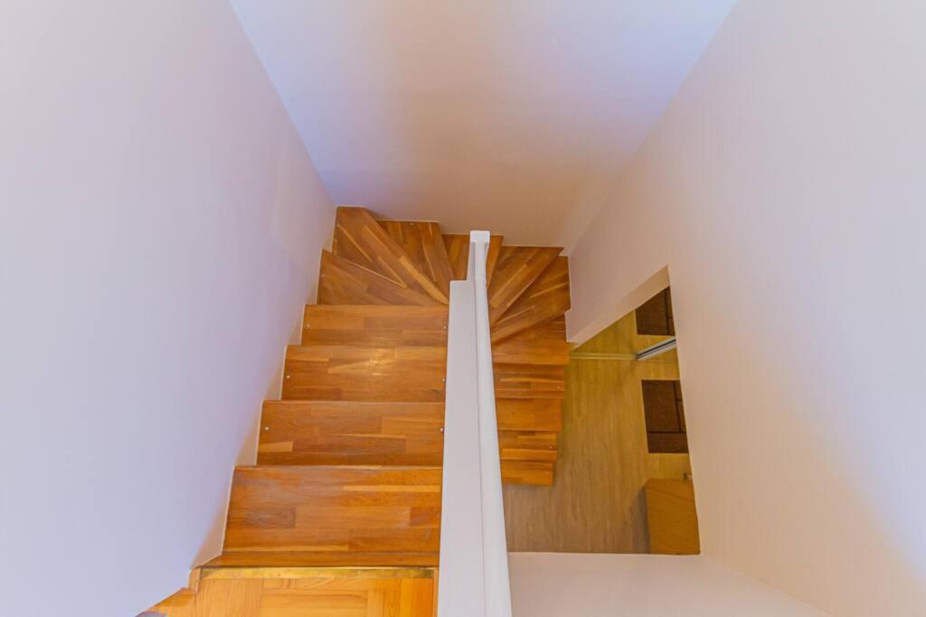 Apartamento Roomy 80sqm At Center Free Parking Space, Ac & Balcony Budapest