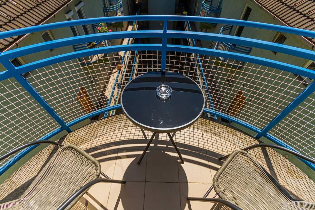 Apartamento Roomy 80sqm At Center Free Parking Space, Ac & Balcony *