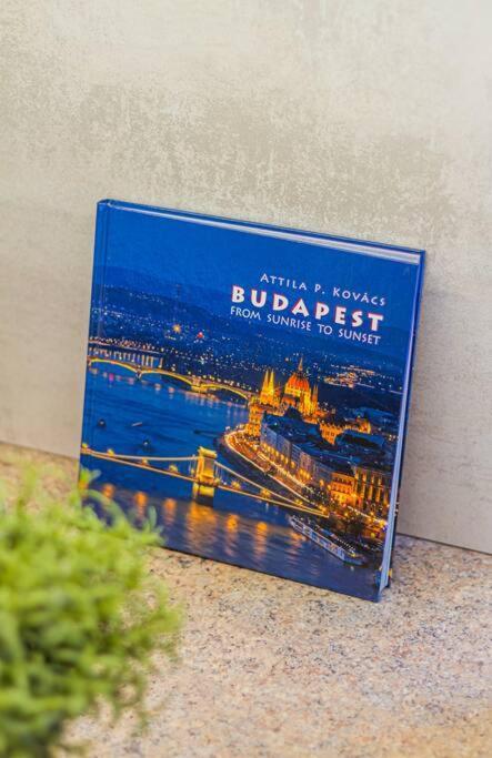 Roomy 80sqm At Center Free Parking Space, Ac & Balcony Budapest