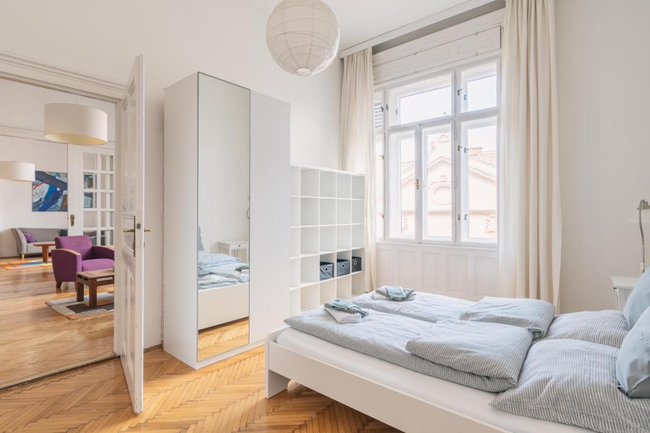 Sunny, Airy, Artsy & Authentic Loft With Balcony Budapest