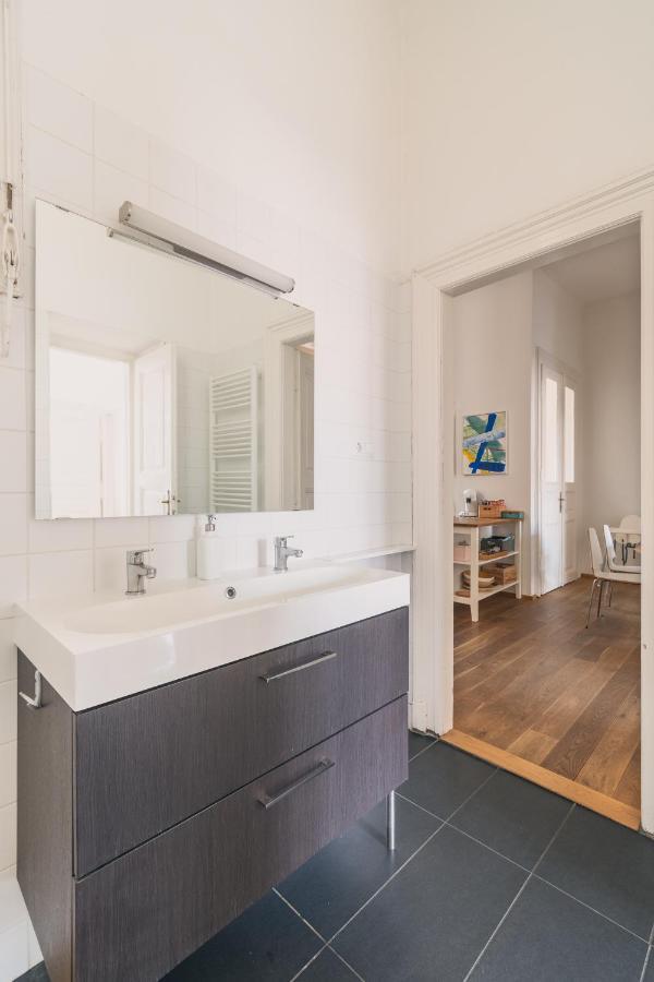 Sunny, Airy, Artsy & Authentic Loft With Balcony Apartmán