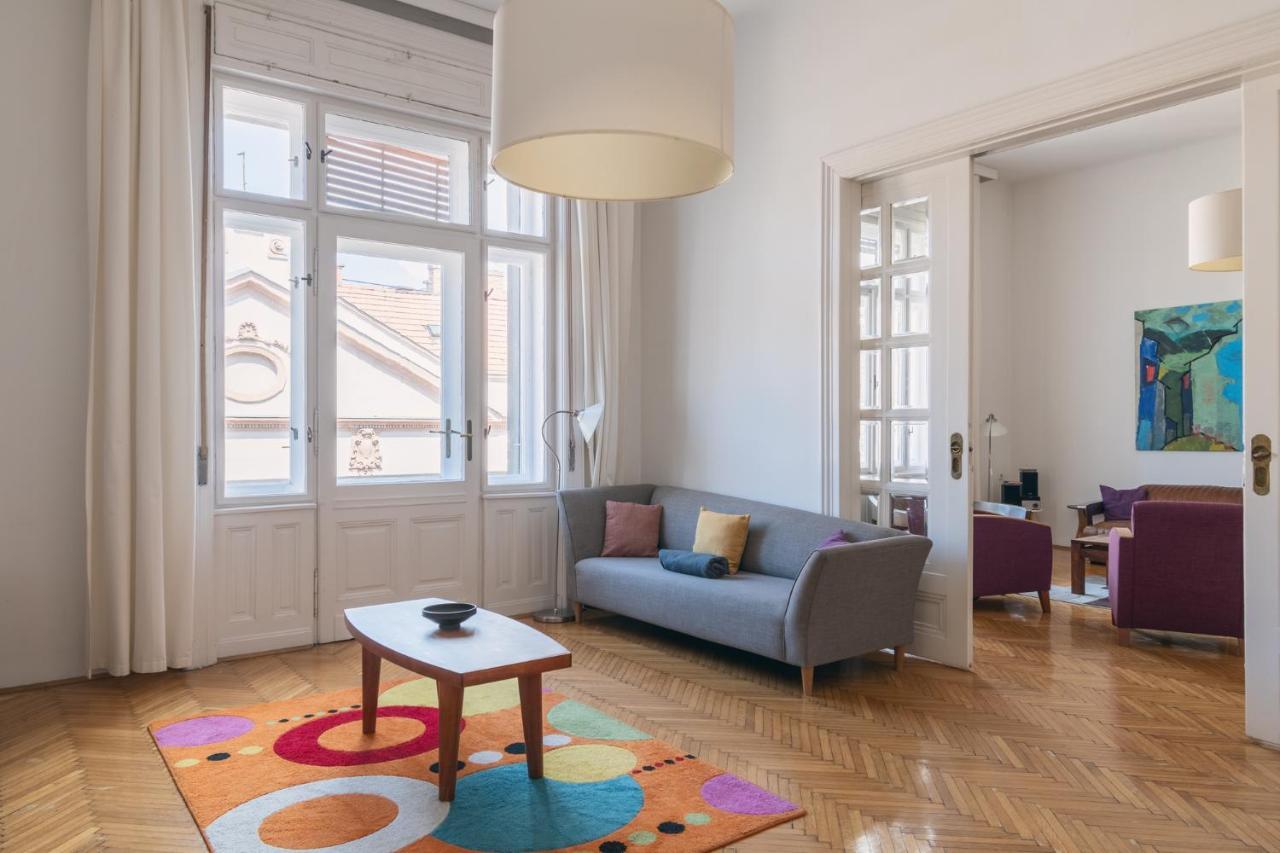 Sunny, Airy, Artsy & Authentic Loft With Balcony Budapest