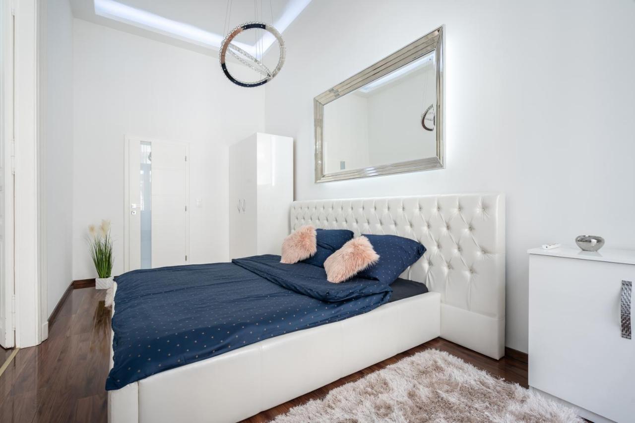 Opera Balkony Luxury With Free Parking