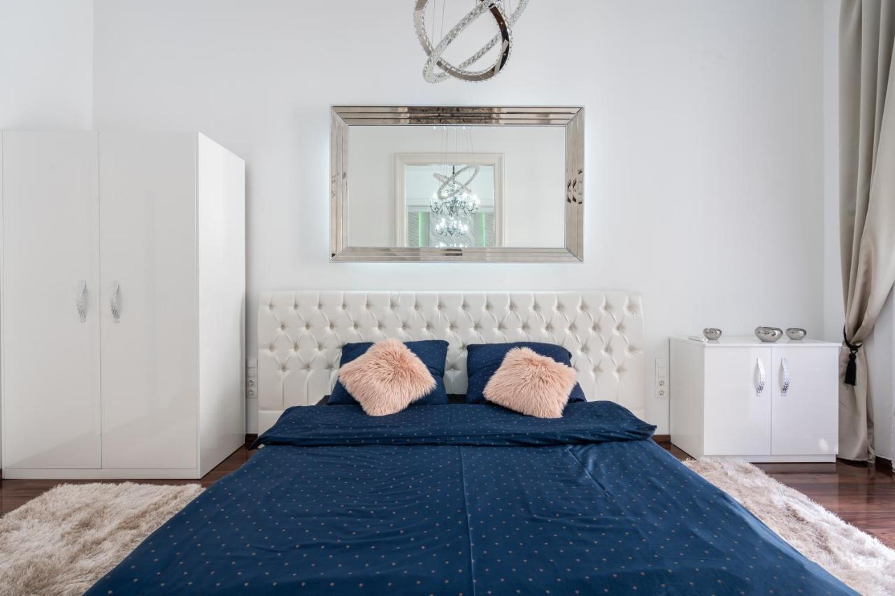 Opera Balkony Luxury With Free Parking Apartamento *