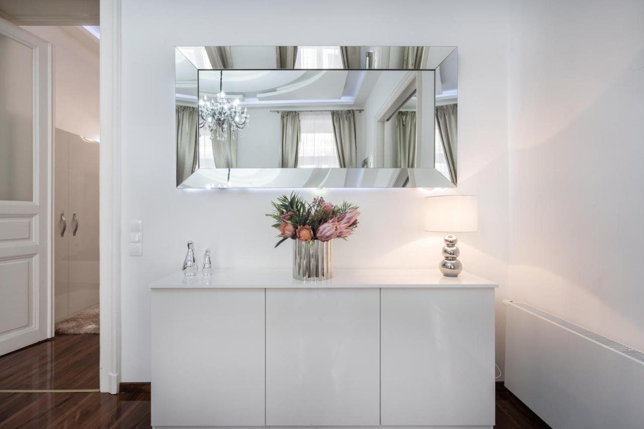 Opera Balkony Luxury With Free Parking Apartamento *