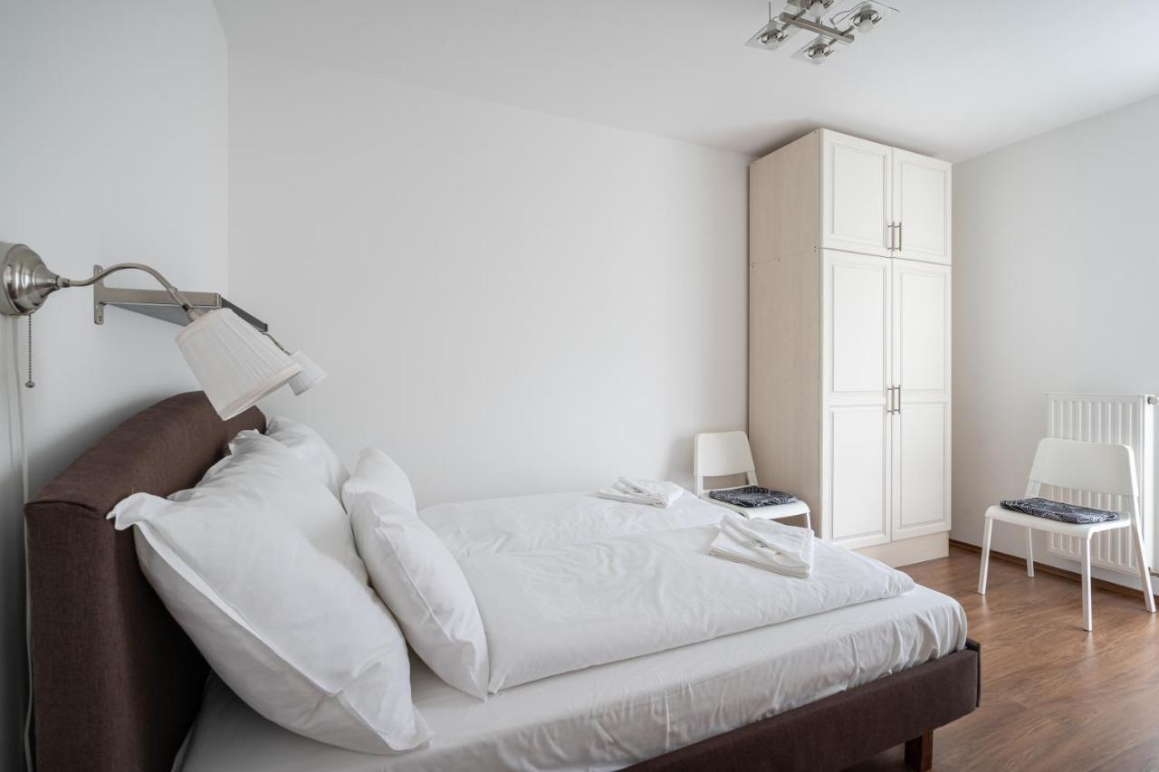 White Cascade Realty *