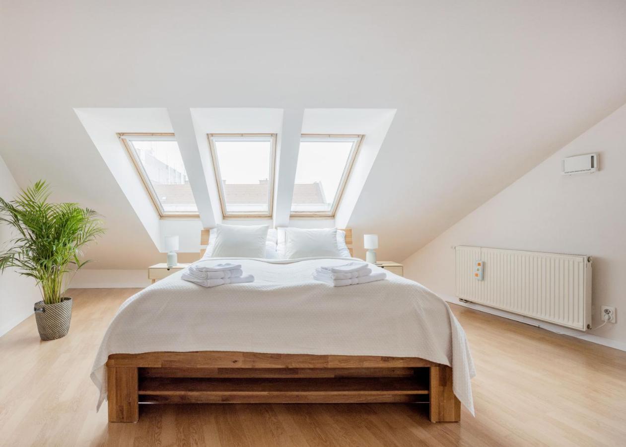 Apartmán Bright And Spacious Penthouse W/ Terrace & Parking
