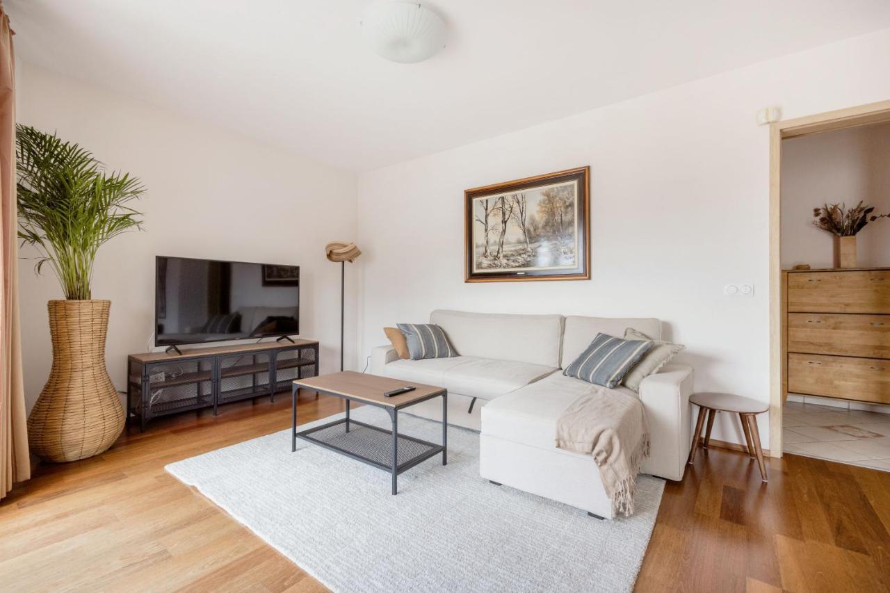 Apartmán Bright And Spacious Penthouse W/ Terrace & Parking *