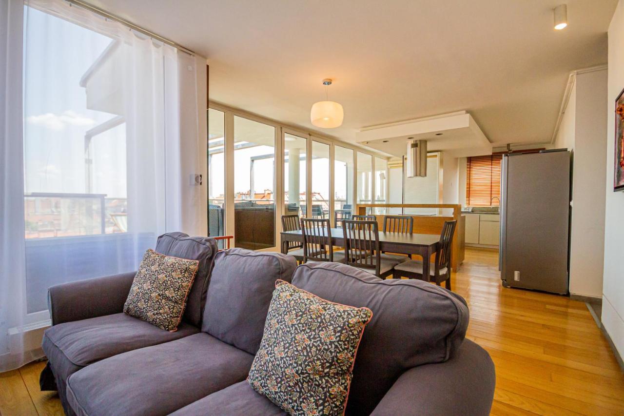 Luxury With Balcony In Downtown Budapest
