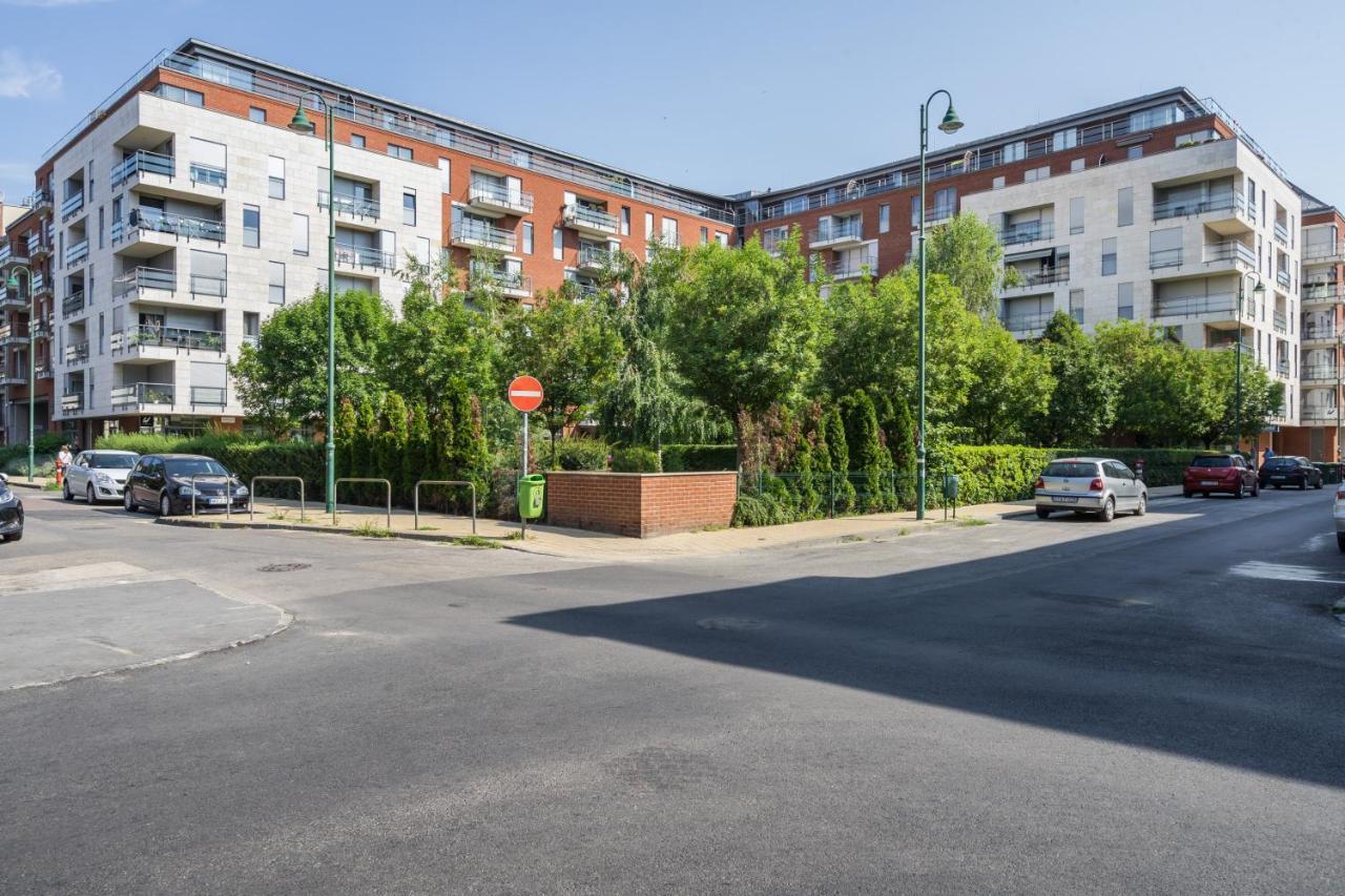 Apartment White Cascade Realty