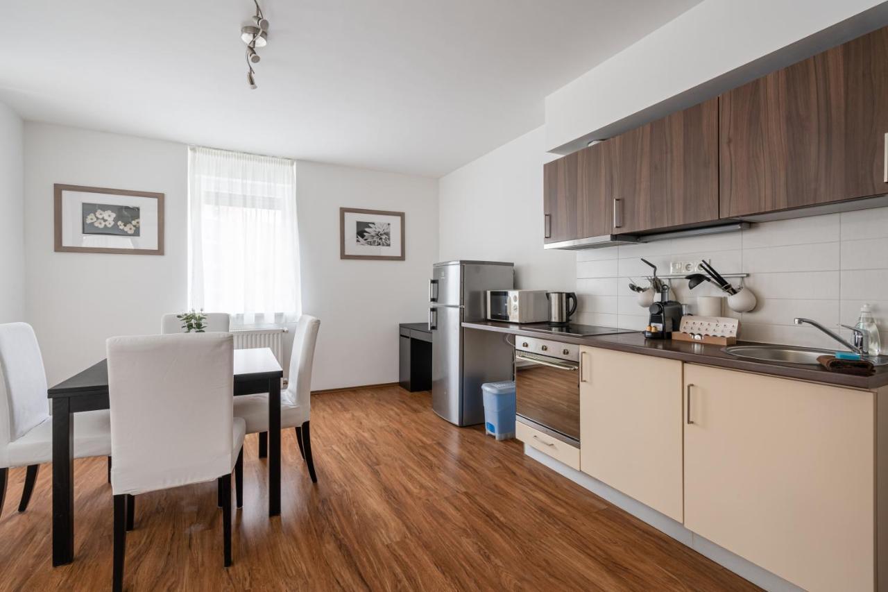 Apartment White Cascade Realty *