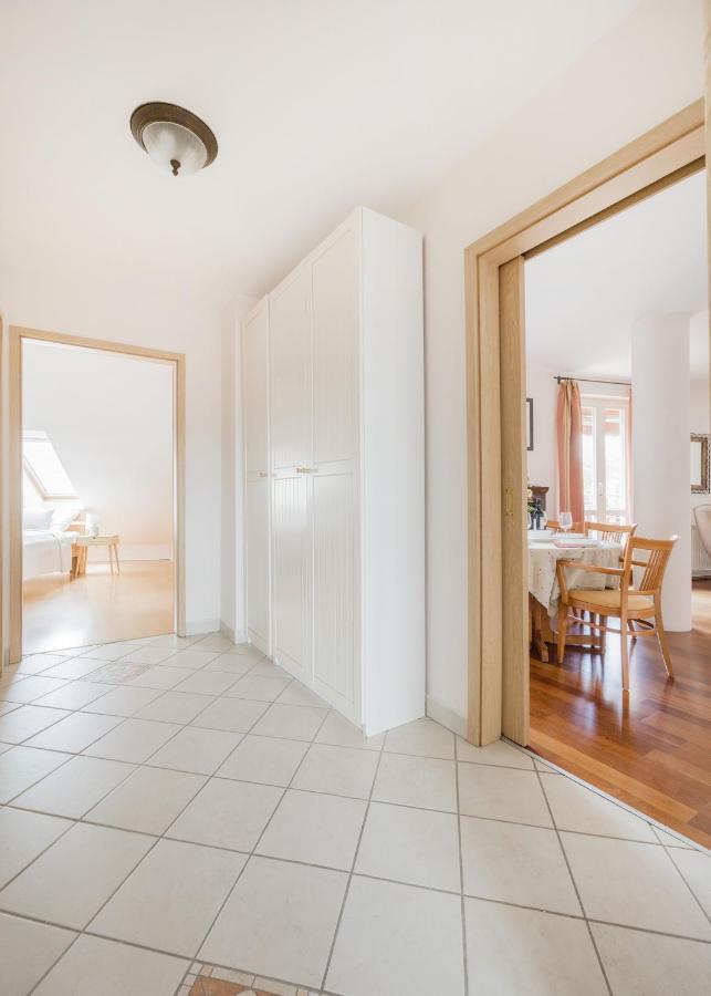 Bright And Spacious Penthouse W/ Terrace & Parking * Budapešť