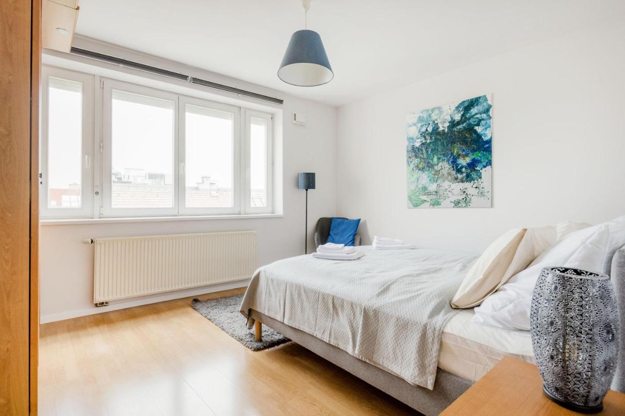Bright And Spacious Penthouse W/ Terrace & Parking