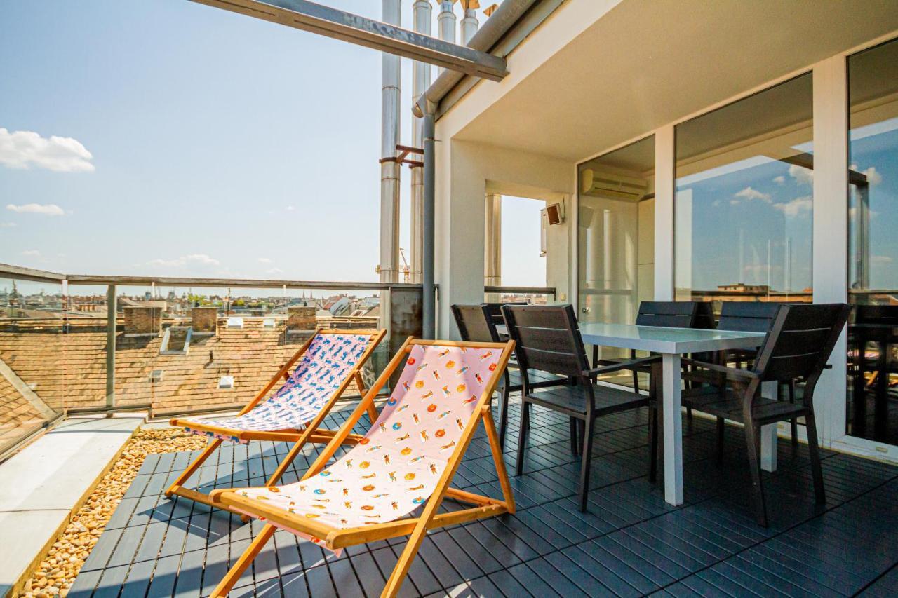 Luxury With Balcony In Downtown