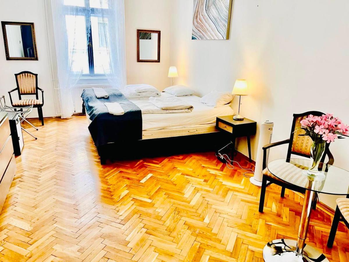 Hostel City Rooms *