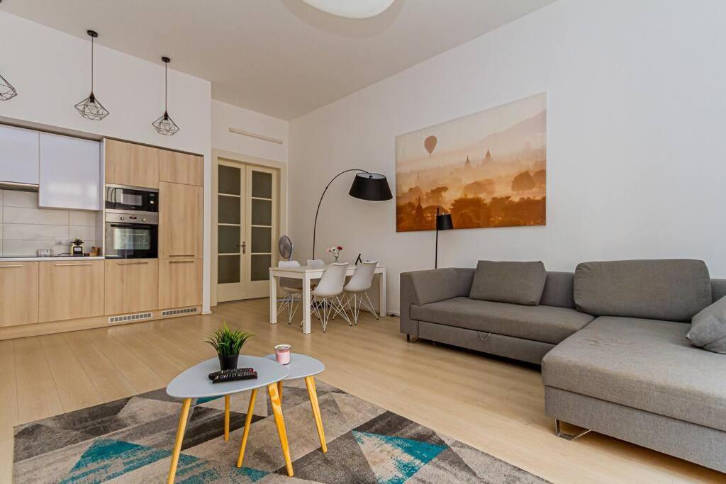 Luminous Design - W18 Apartmán Budapešť
