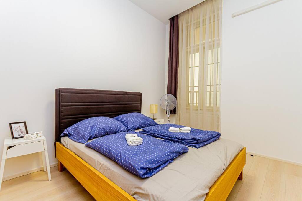 Luminous Design - W18 * Budapešť