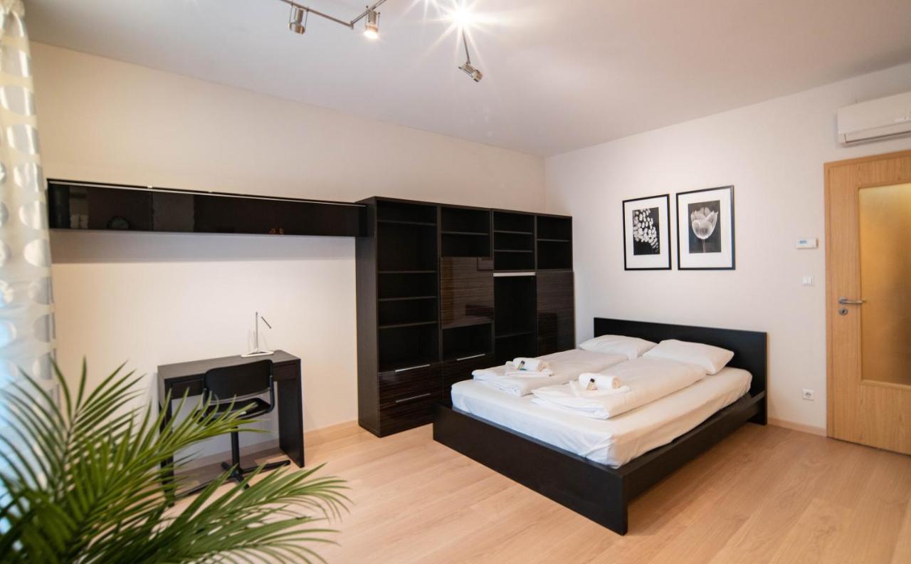 Central Passage For 2, Balcony, Wifi, Ac, Tv Budapest