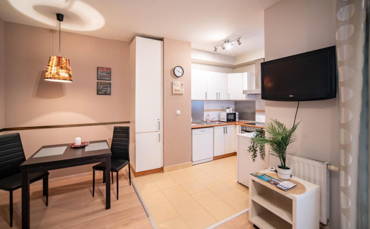 Appartement Central Passage For 2, Balcony, Wifi, Ac, Tv Budapest