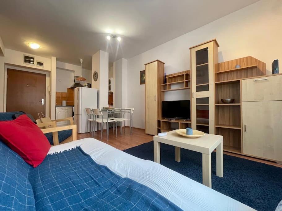 Corvin Promenade Free Parking Apartment *