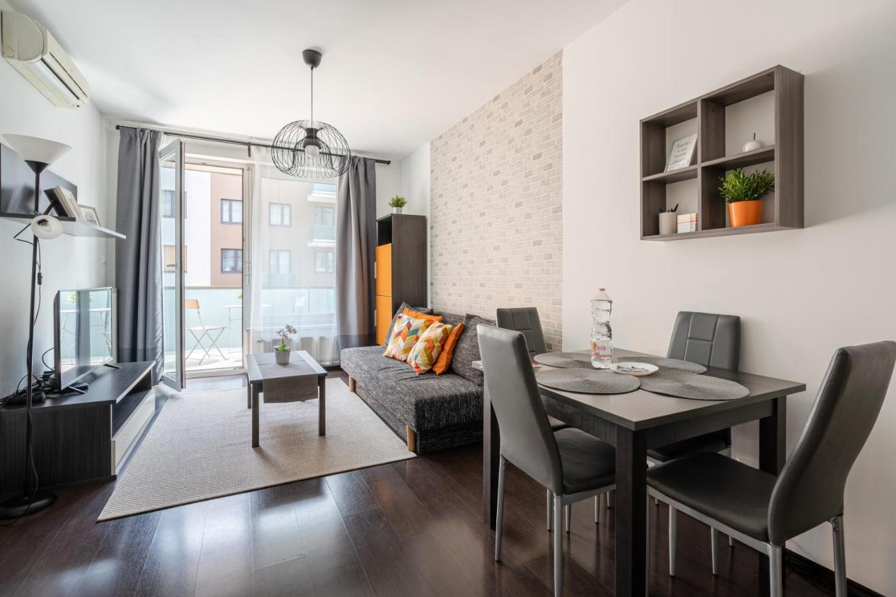 Apartment Center Corvin *
