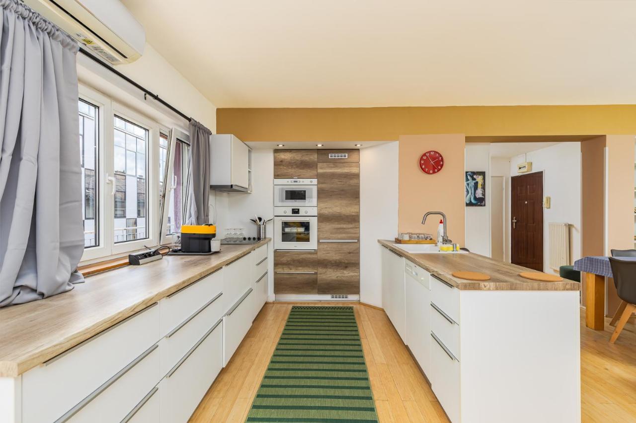 Center Penthouse - Huge Terrace And Free Parking - Tram/metro - Ac Budapest