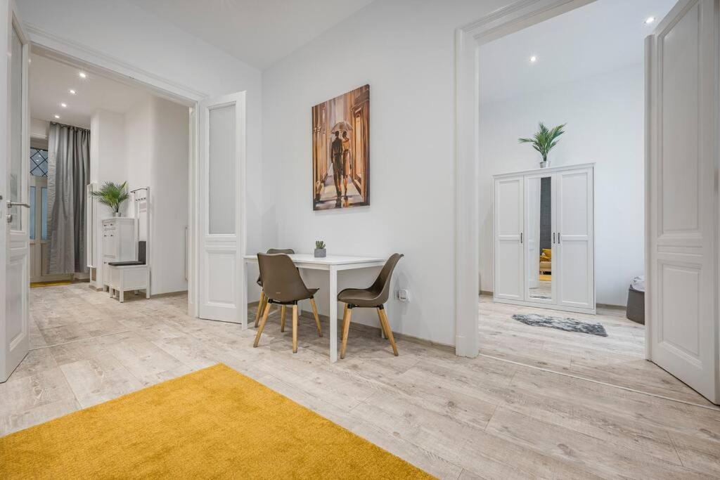 Dual 2br Comfort Escape With 2 Bathroom By Nw Boedapest