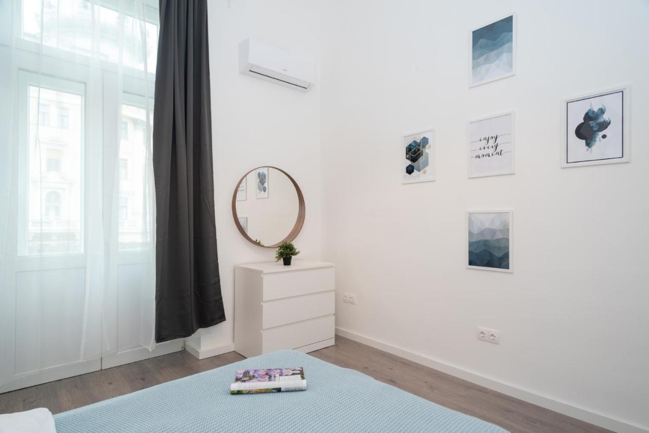 Stylish New With View On New York Palace Apartamento *