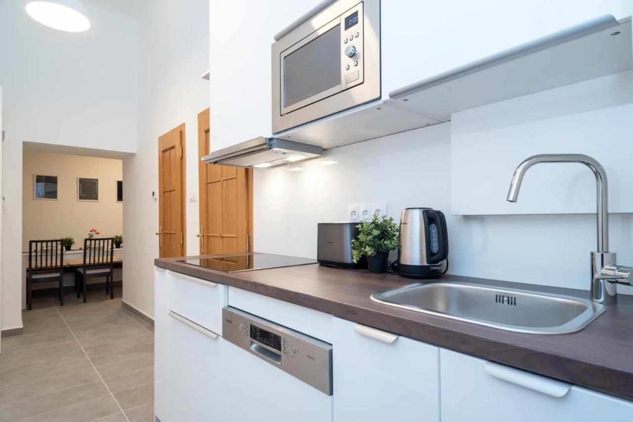 Stylish New With View On New York Palace Apartamento