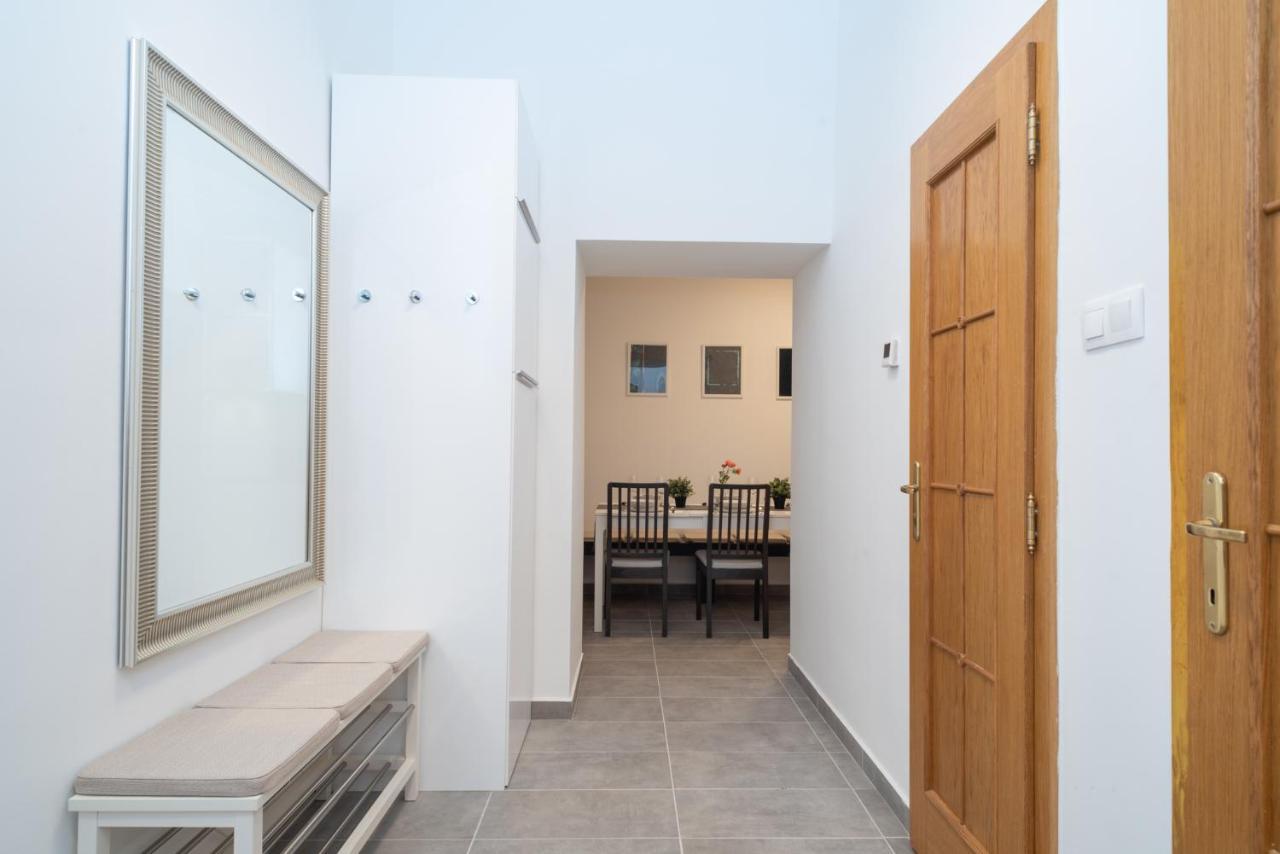 Stylish New With View On New York Palace Budapest