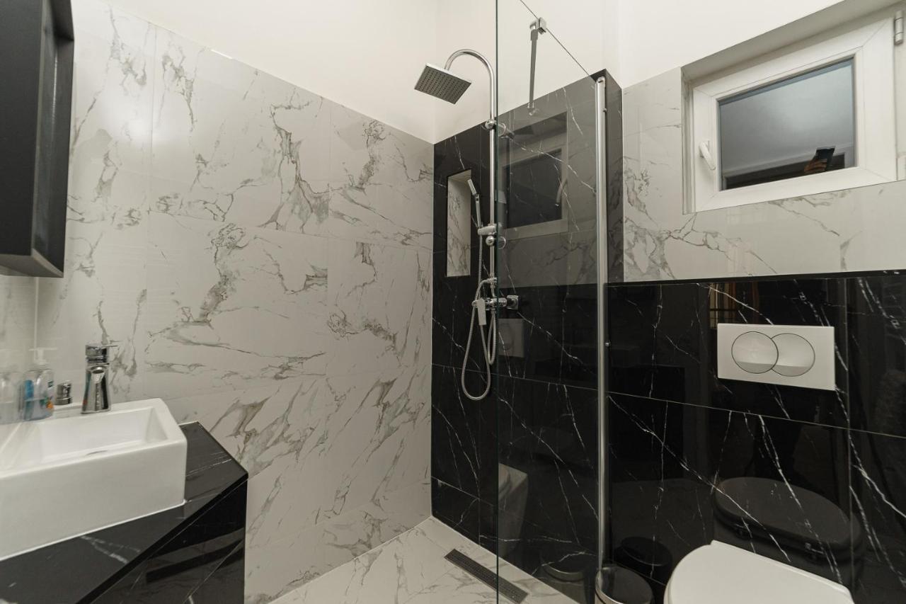 Apartment Cityscape Budget Wesselenyi
