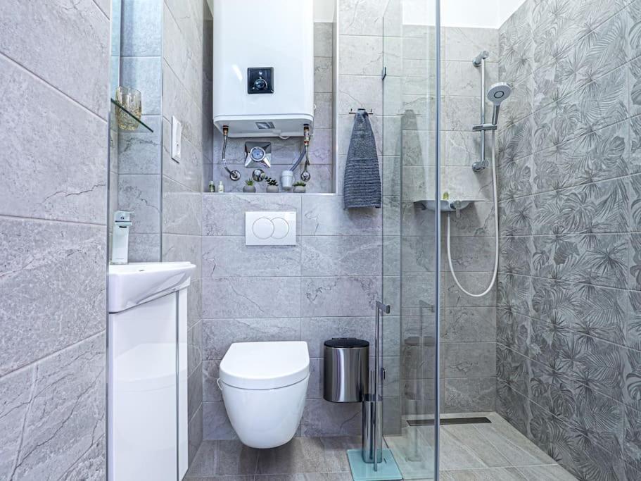 Vidra-lak With Private Parking Appartamento *