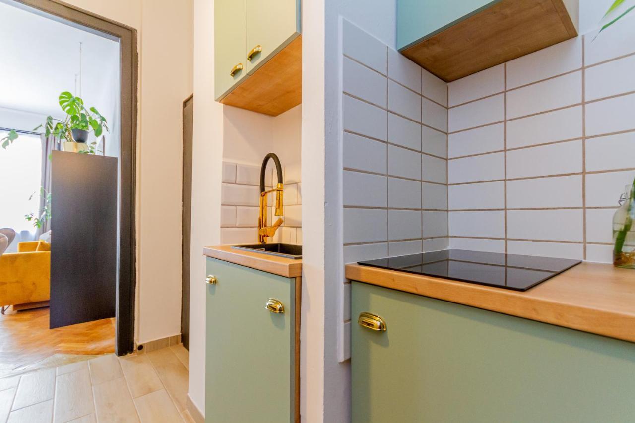 Apartment @ Jaszai Mari Square