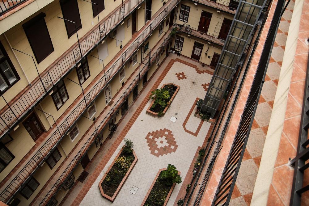 Hotel Silver Center 3*
