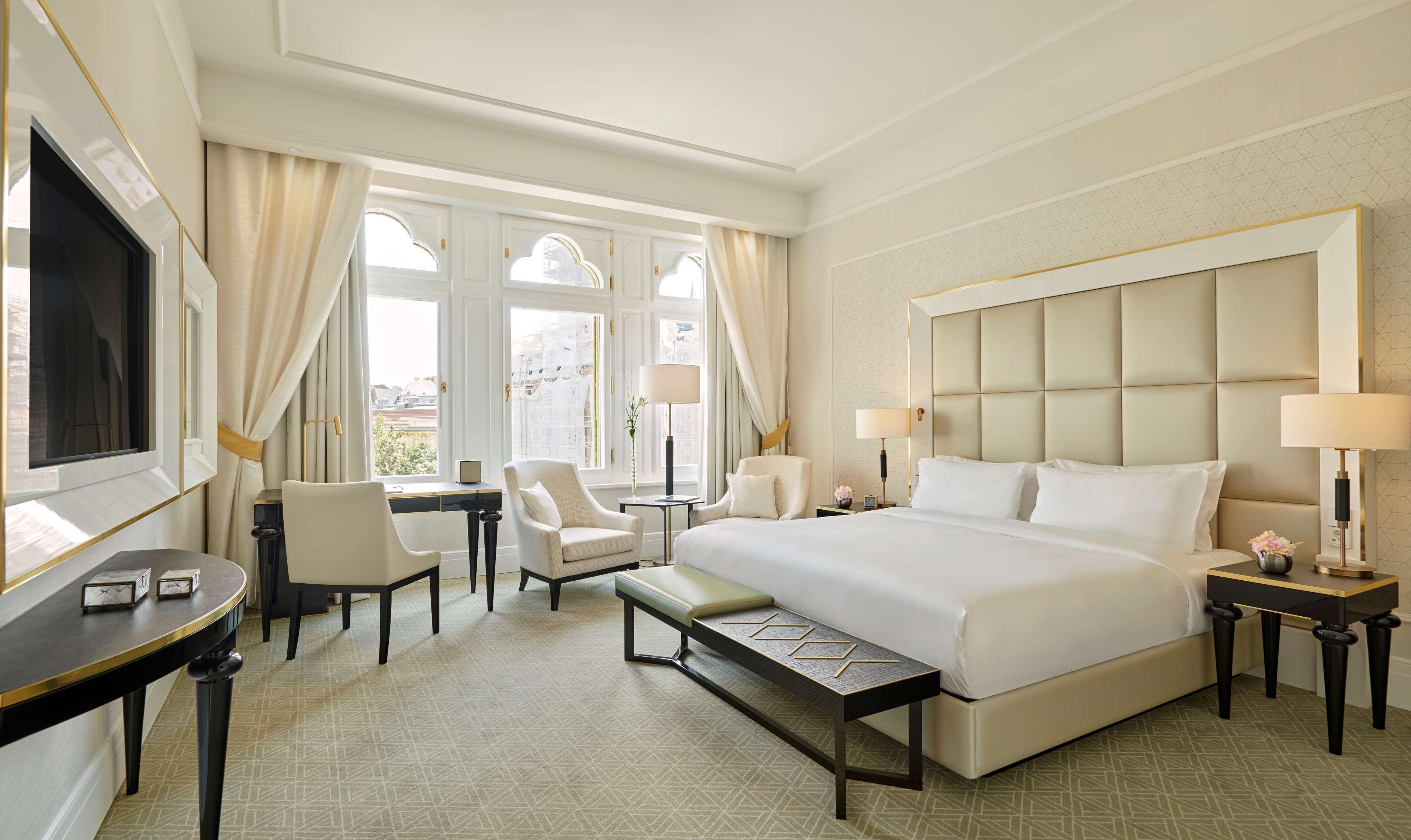Hotel Párisi Udvar Budapest, Part Of Hyatt