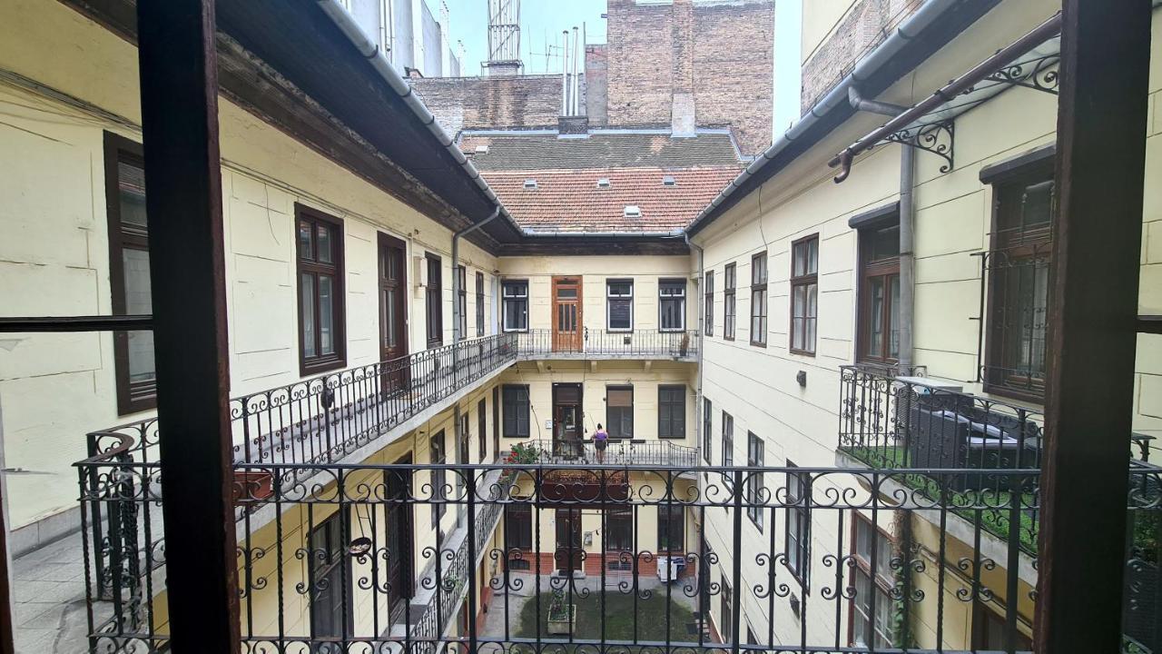 Downtown Akacfa Appartamento