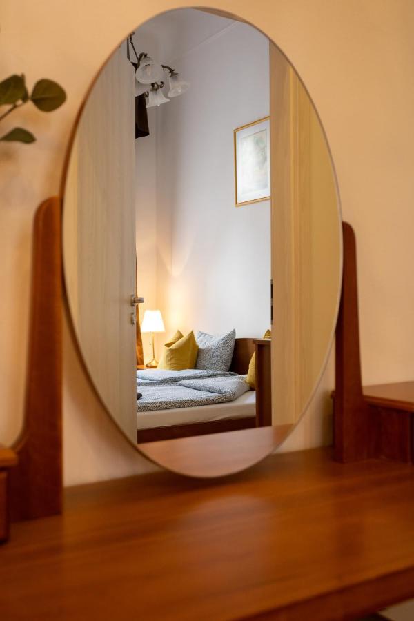 Emerald Suite With Free Parking *