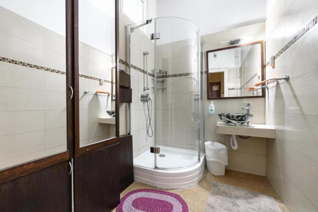 2 Bedroom King Street Citycentre * Boedapest