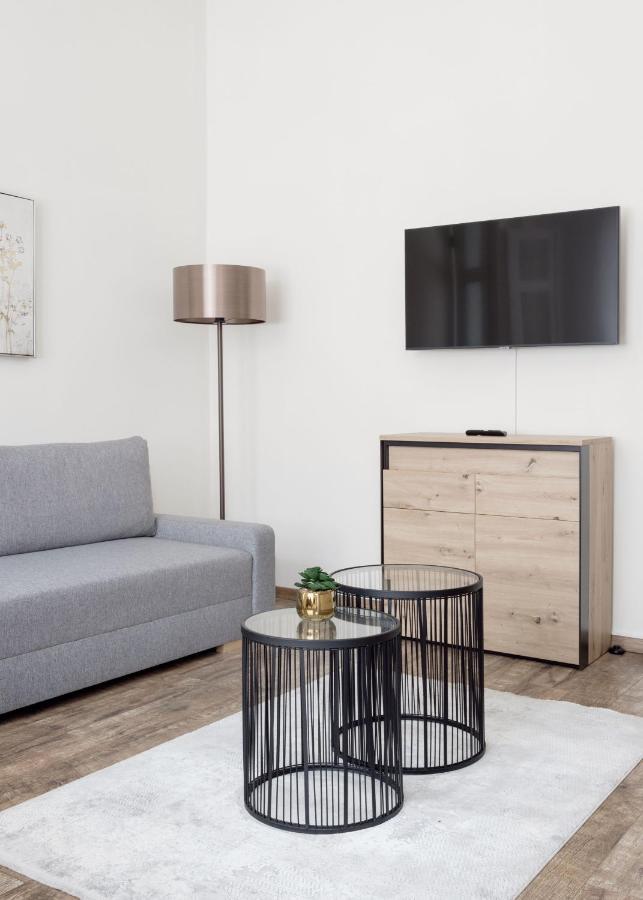 Acacia Apartment *