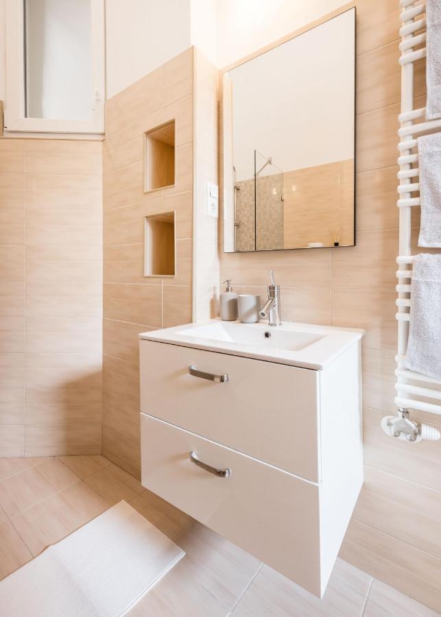 Acacia Apartment