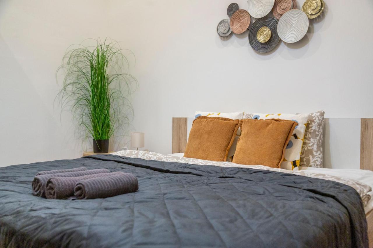 Cozy & Pleasant Homes In The Heart Of