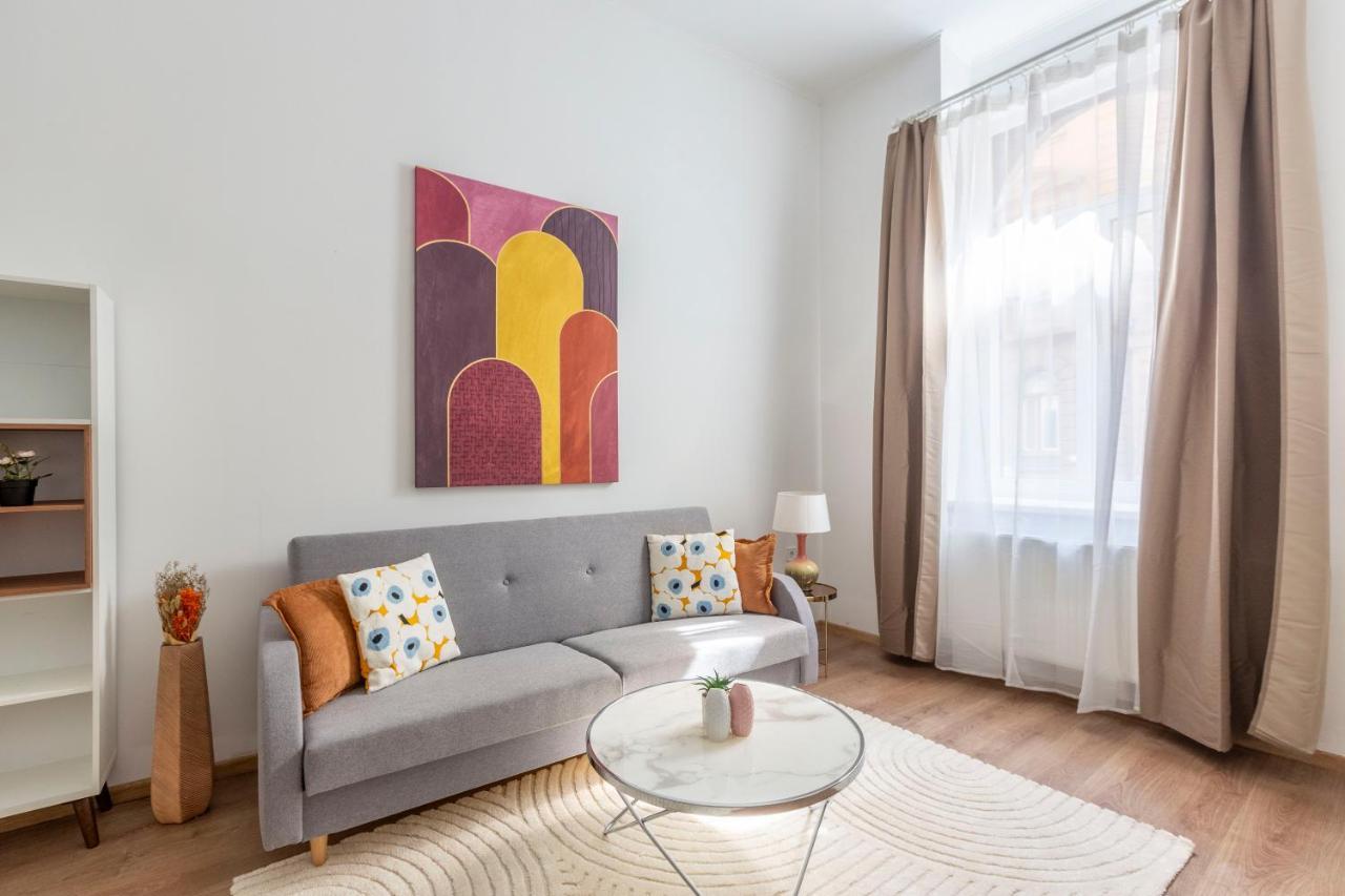 Cozy & Pleasant Homes In The Heart Of * Budapest