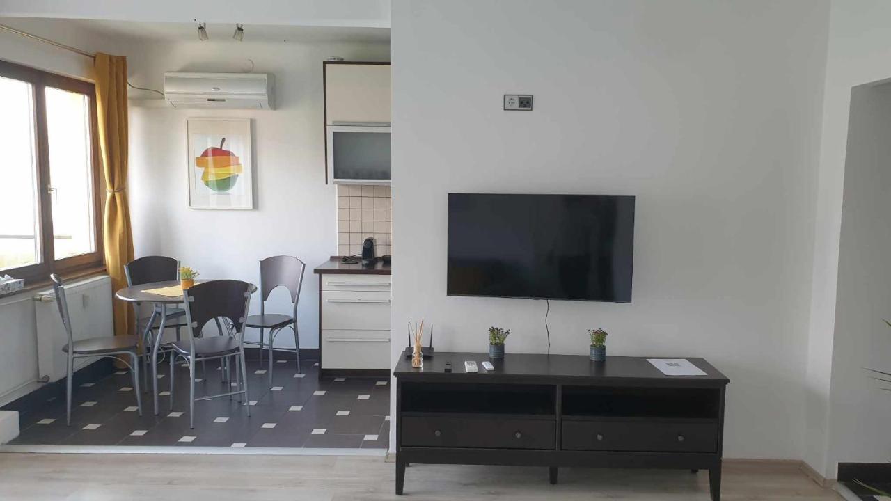 Allee Apartment *