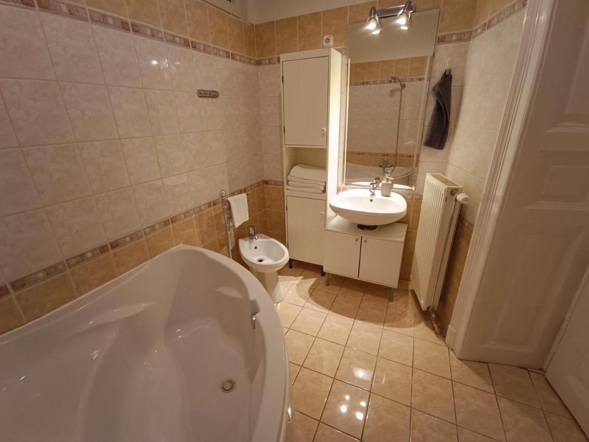 Appartement R171 Elitehost Raday *