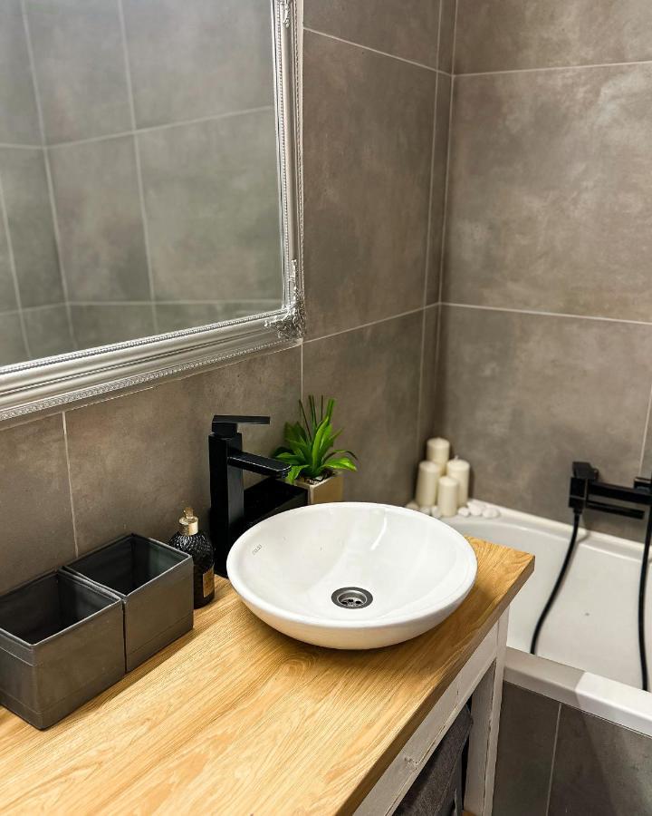 Urban With Private Garden Near Andrassy *