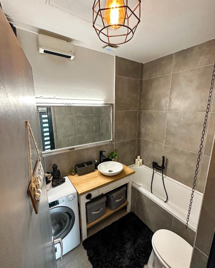 Apartment Urban With Private Garden Near Andrassy *