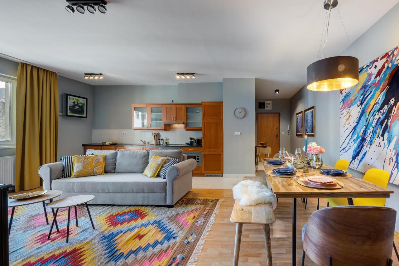 Appartement Stylish And Colorful With Balcony